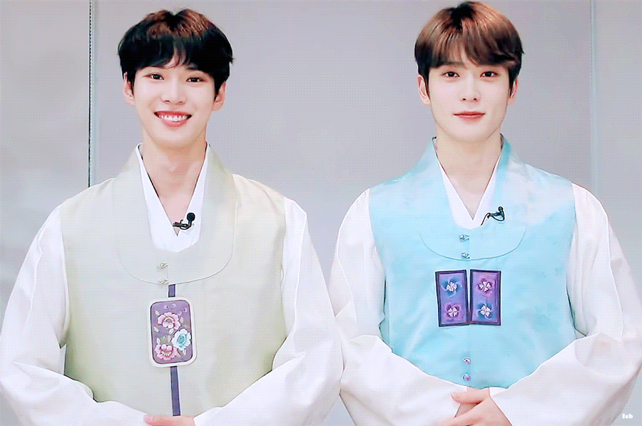 애기부부 사진 뿌리기 💛💚 | 인스티즈