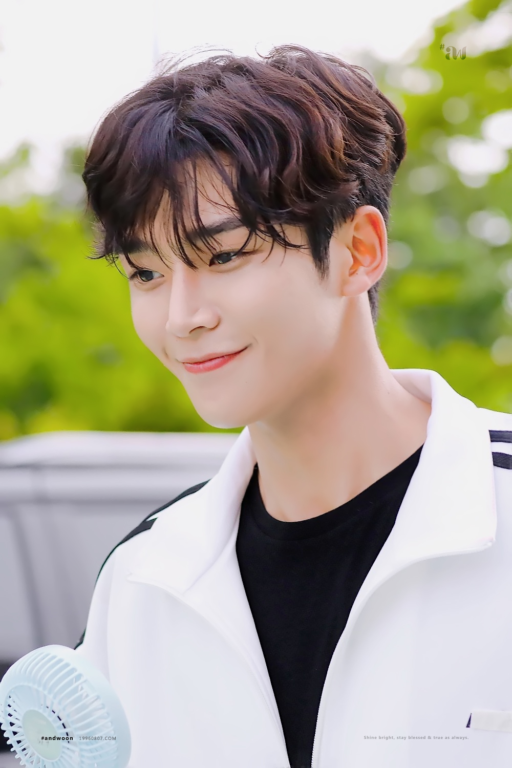 큰방에 로운이 얘기 많으니 로운이 사진 보구 가세욜🧸❤ | 인스티즈