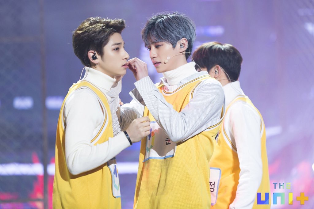 이한결 노란색이 진짜 잘 어울리는 듯 | 인스티즈