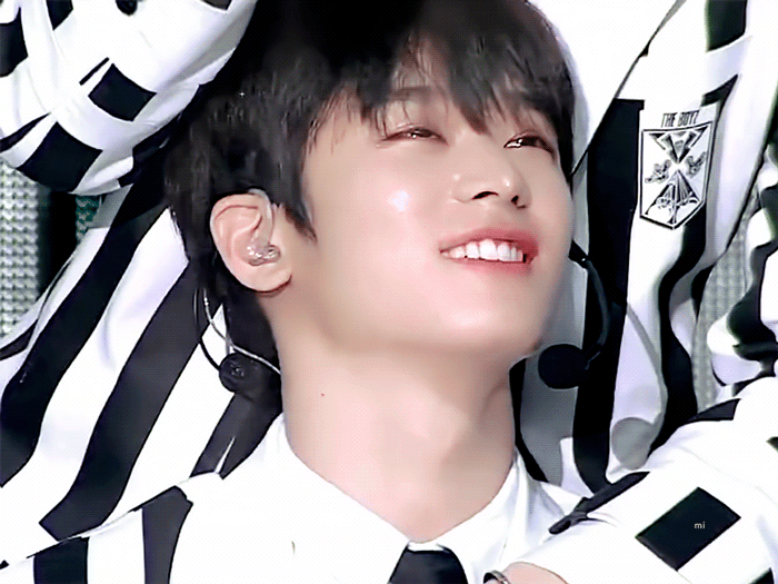 배라 가서 아이스크림 사고 수저만 들고 나간 남돌 | 인스티즈