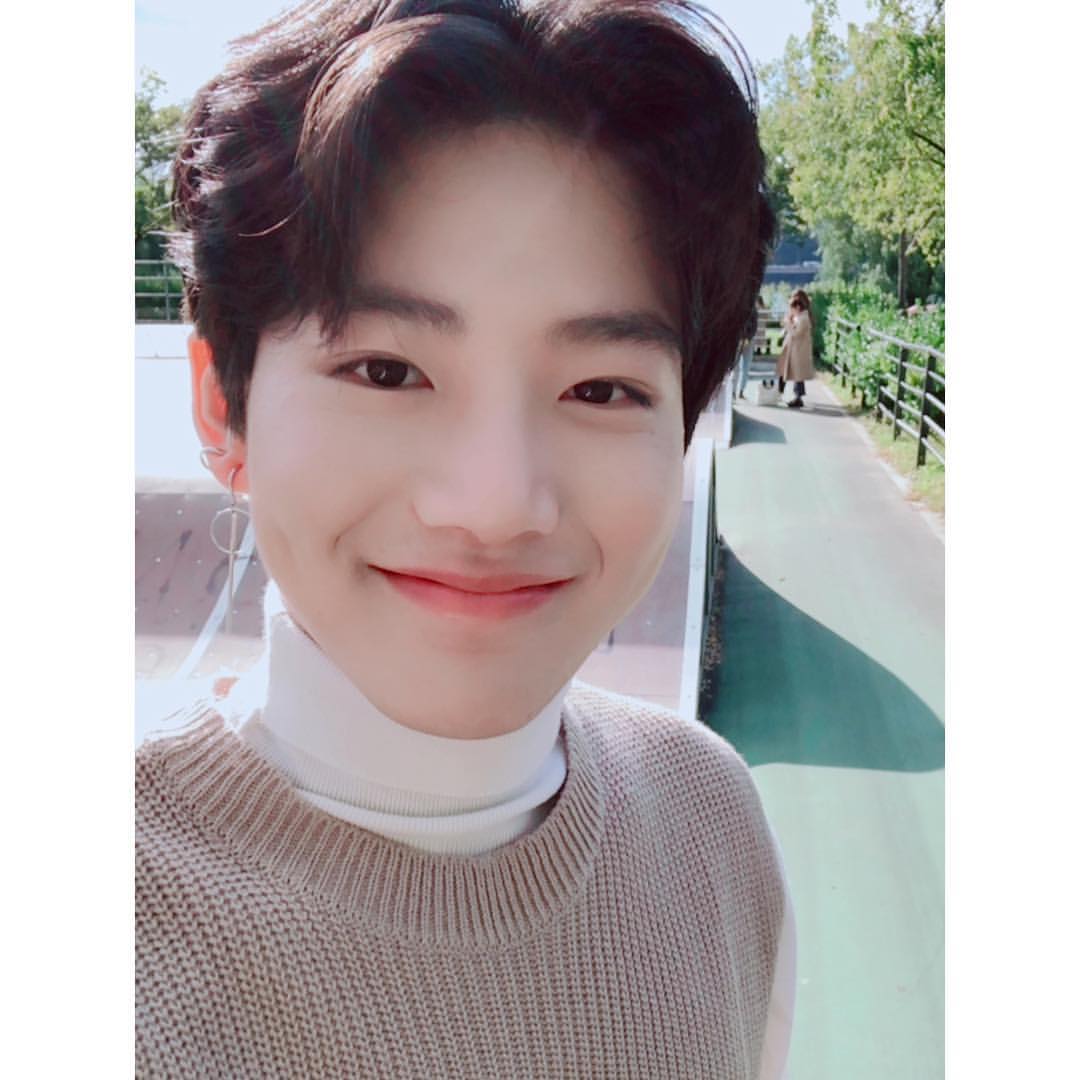 근데 트레저 준규 사진 안 찍고 못 찍는다는 거 치고는 잘 찍는 편 아니야? | 인스티즈