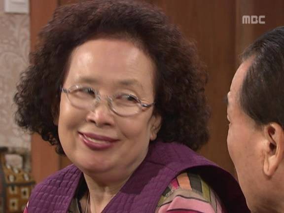 어디서 주워들었는데 노브라로 오래 있으면 가슴 커져..? | 인스티즈