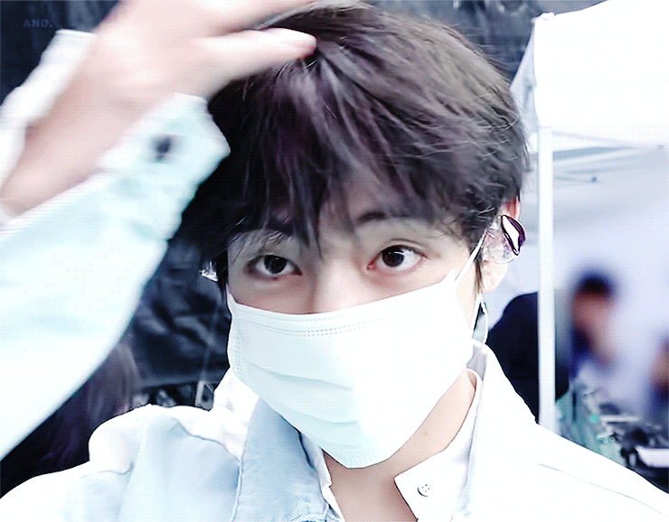 방탄 뷔는 사람 아닌거같어; | 인스티즈