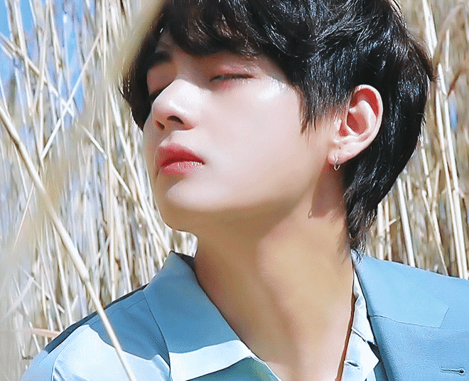 방탄 뷔는 사람 아닌거같어; | 인스티즈