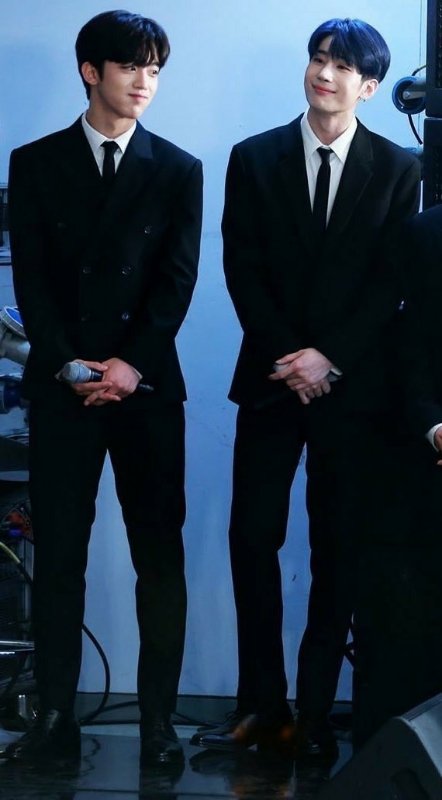 와 한승우 김요한 기럭지 봐 | 인스티즈