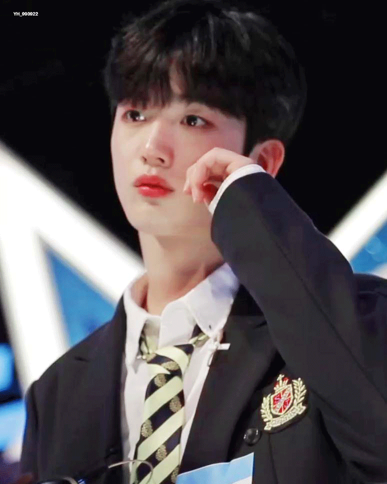 김요한 교복 이런 느낌일까 | 인스티즈