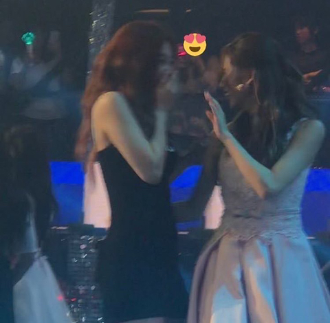 조이랑 사나 인사 하는거봐 ㅠㅠ 내가 진짜 둘 다 사랑해.. 큐티 섹시 | 인스티즈