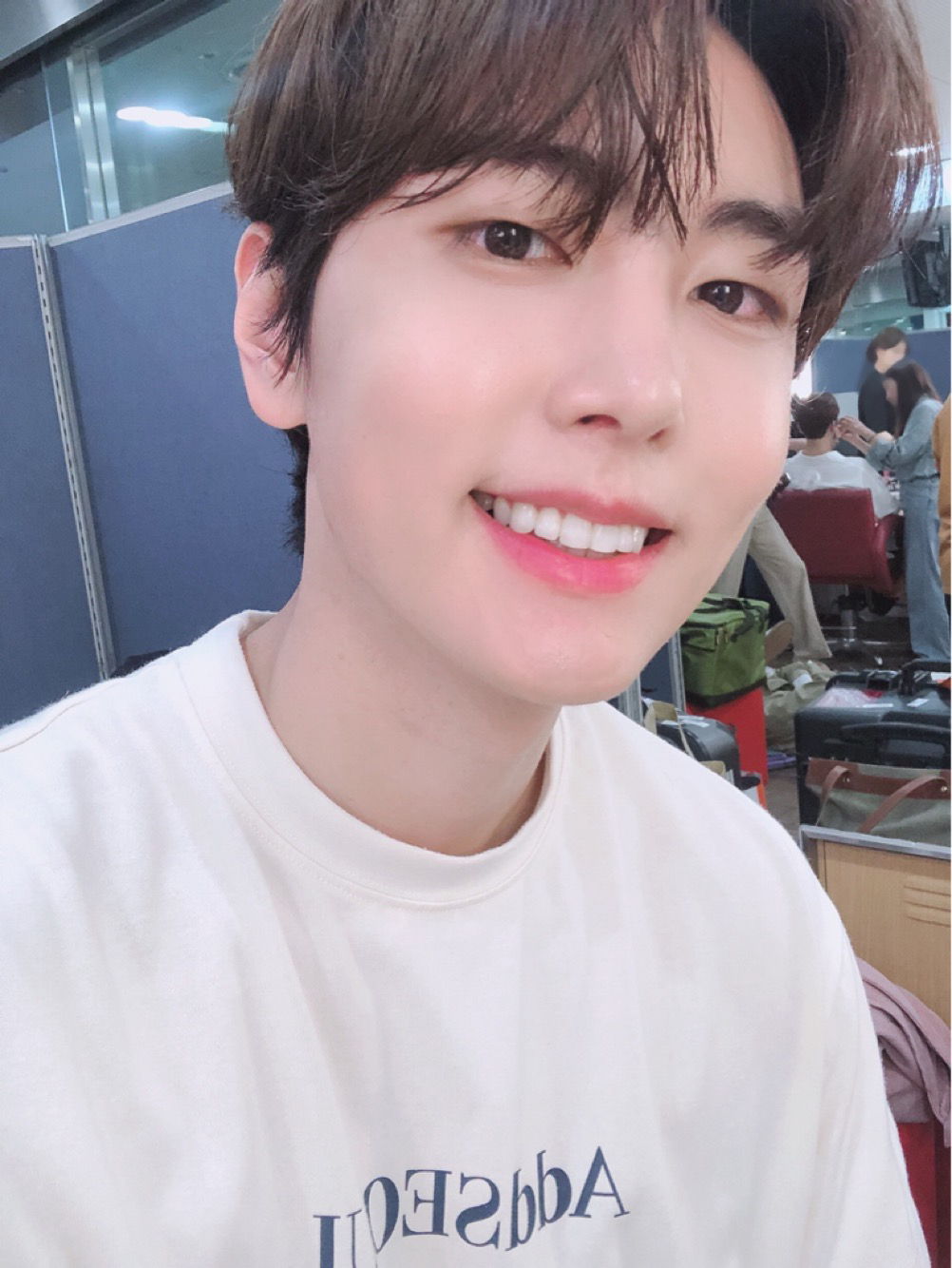 이재윤 짐짜 이사진 너무 젛아 아진짜 잘생겻지 않아??? | 인스티즈