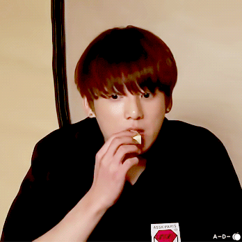 정국아 그거 먹으면 누나랑 사귀는 거다ㅎ? | 인스티즈