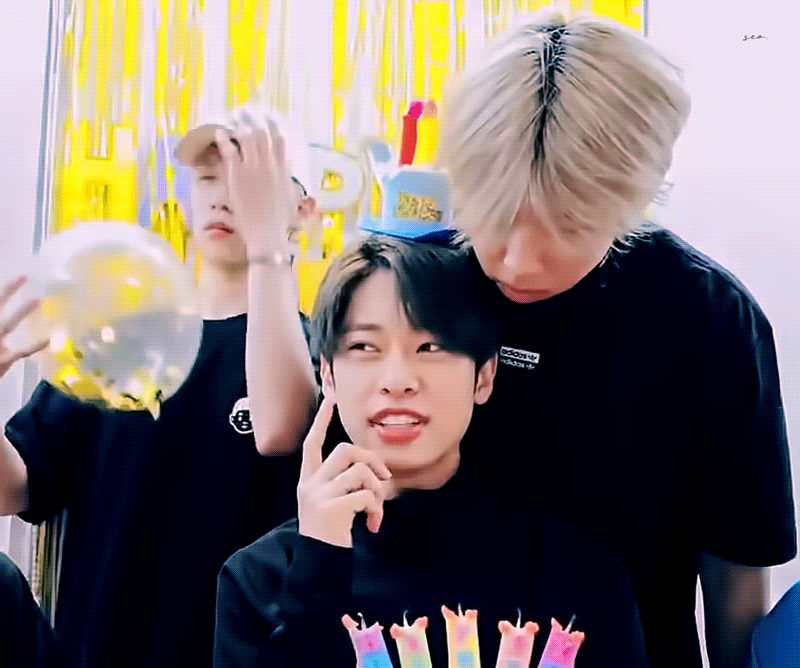 우진이는 형들을 | 인스티즈