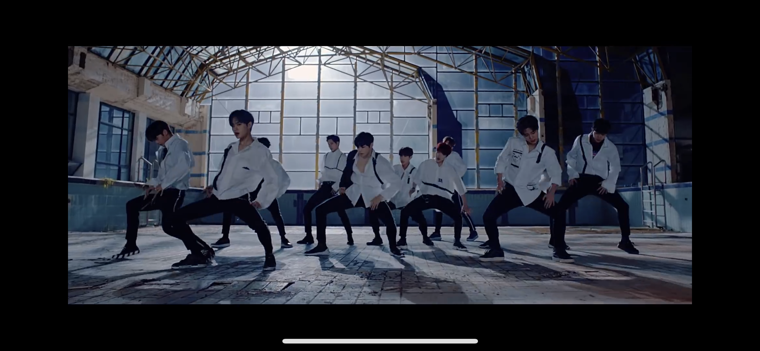 와 강다니엘 센터라고 의상도 밀어주는 거야? | 인스티즈