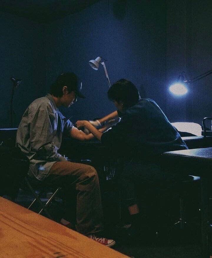 숭연이 타투 받는 사진 왜이리 설레? ㅠㅠㅠ | 인스티즈