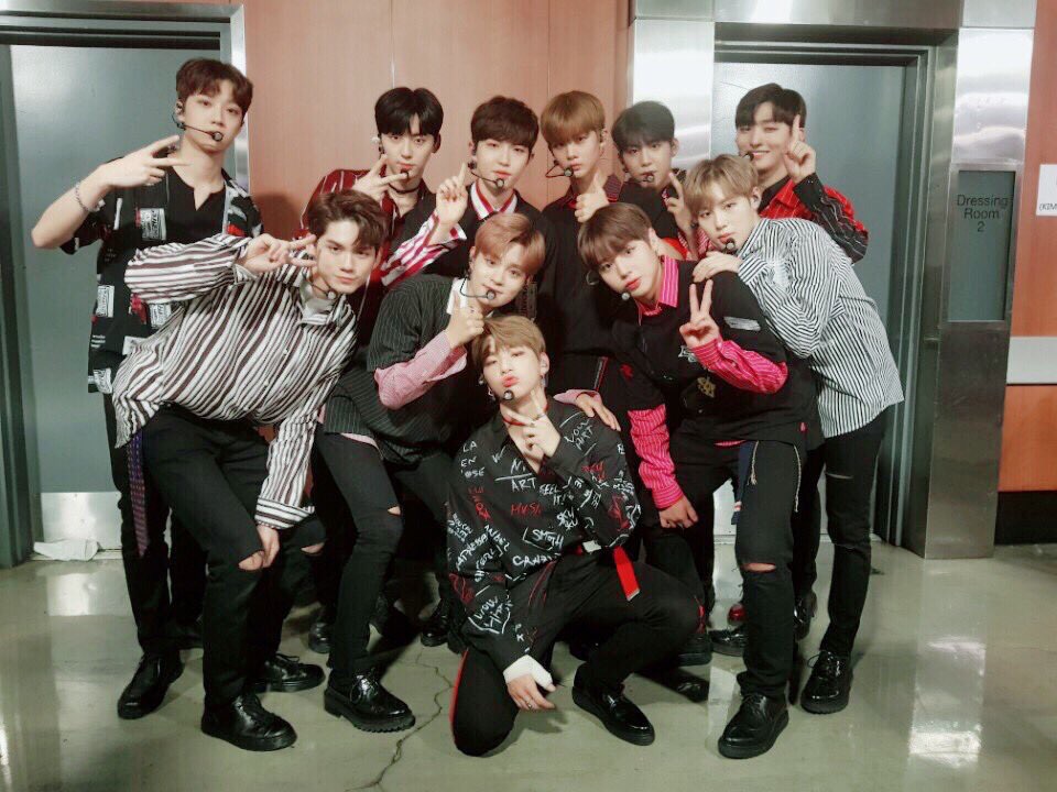 에너제틱 뮤비는 나름 예쁜 청청이나 캐주얼이었던 거 같은데 | 인스티즈