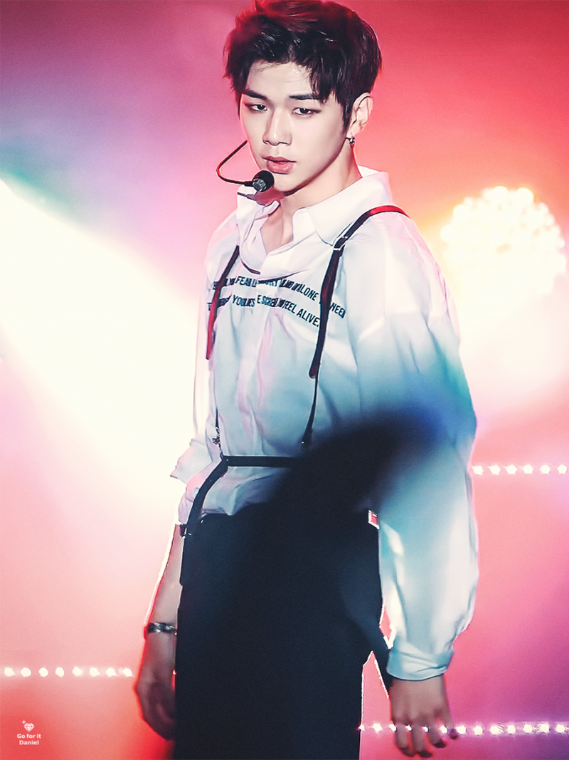 난 아직도 못잊어 강다니엘 흑발완깐에 하네스 | 인스티즈