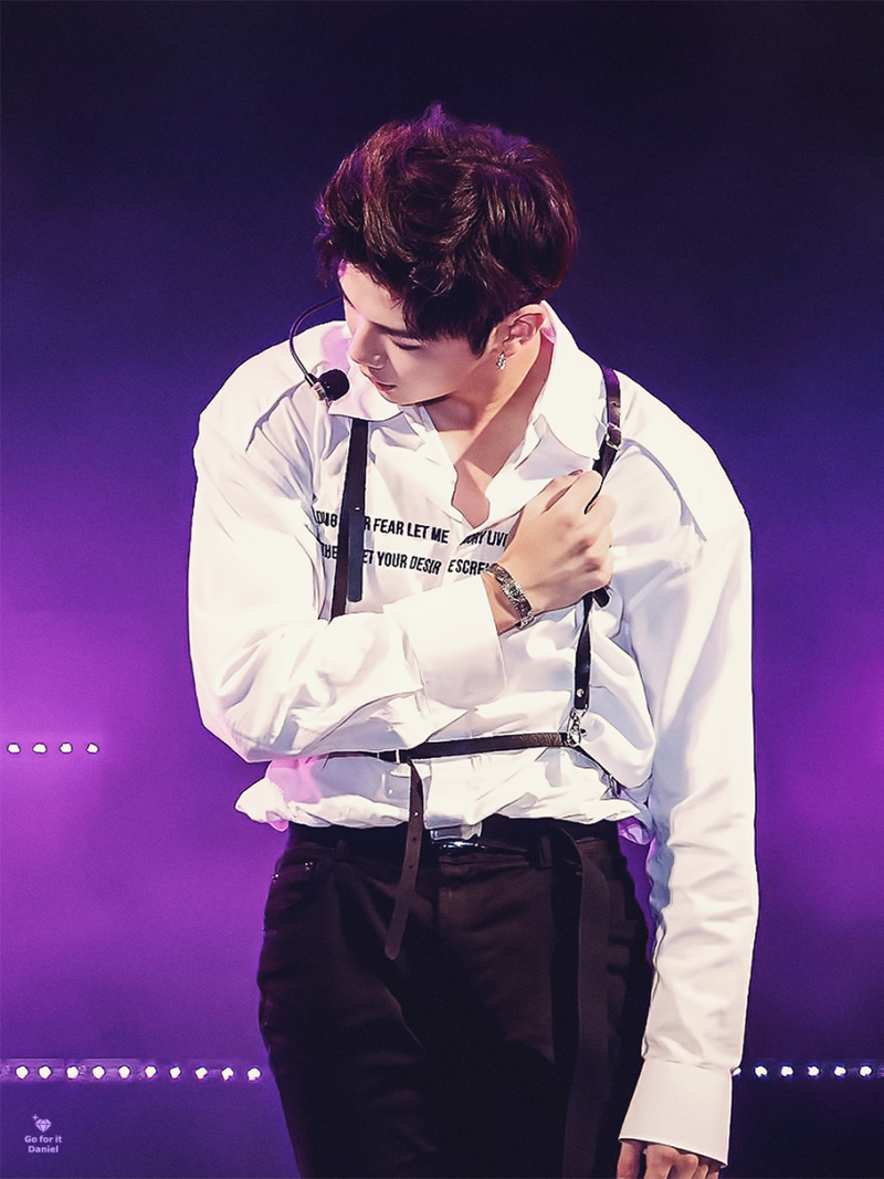 난 아직도 못잊어 강다니엘 흑발완깐에 하네스 | 인스티즈