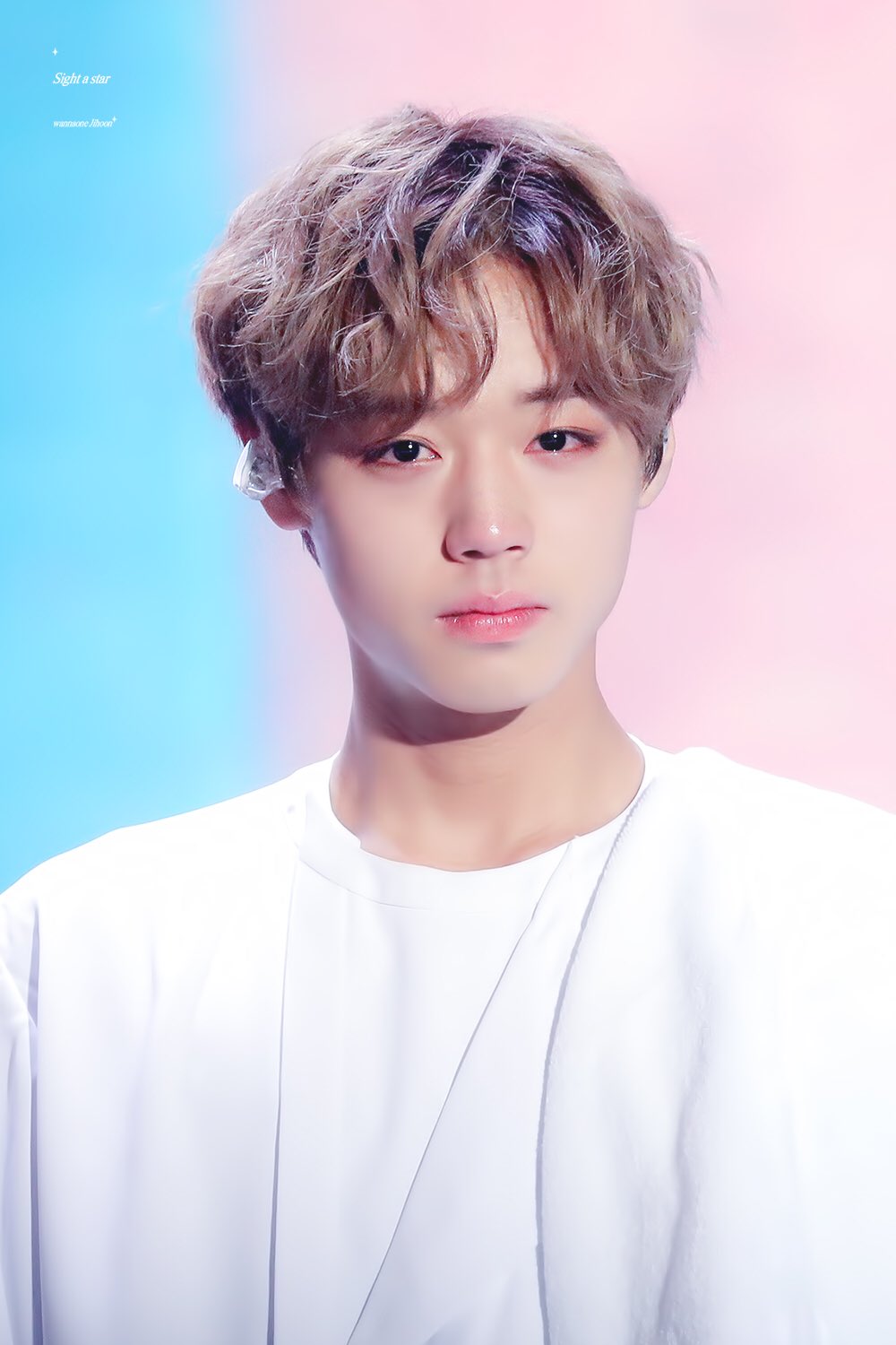 박지훈은 그냥 흰 상의 입히면 얼굴이 완성 | 인스티즈