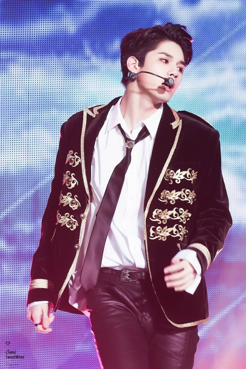 근데 워너원 나름 제복 맛집이였음 | 인스티즈