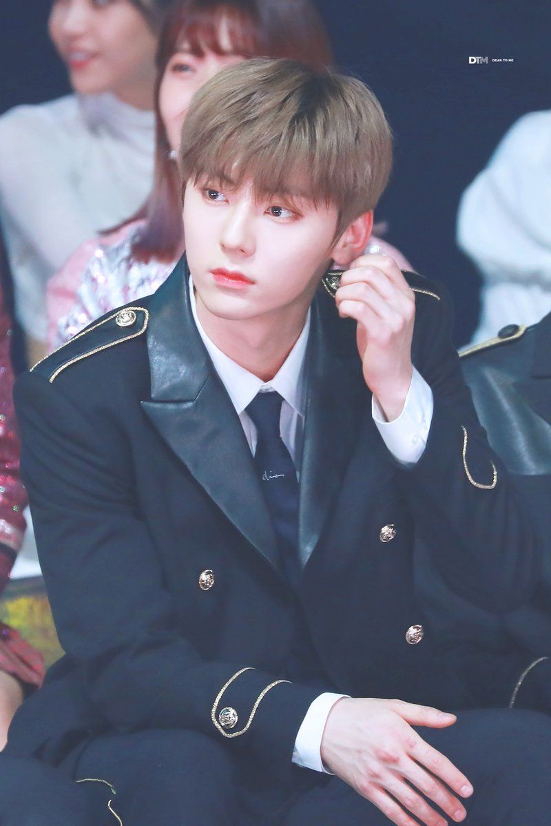 근데 워너원 나름 제복 맛집이였음 | 인스티즈