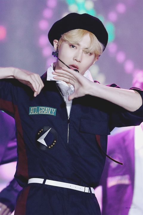 팬들 사이에서도 말이 갈리는 금발 베레모 vs 흑발 베레모 | 인스티즈