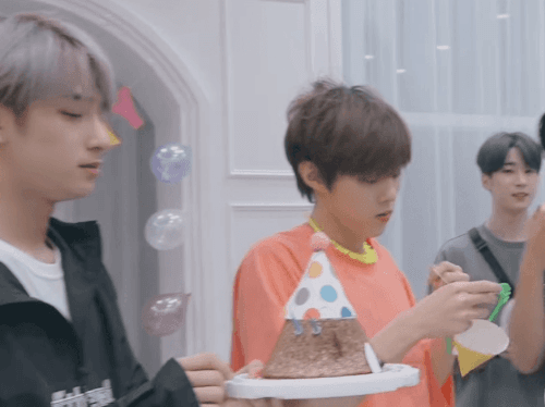 김우석같이 사랑스러운 고앵 어디에도 없을거야..... | 인스티즈