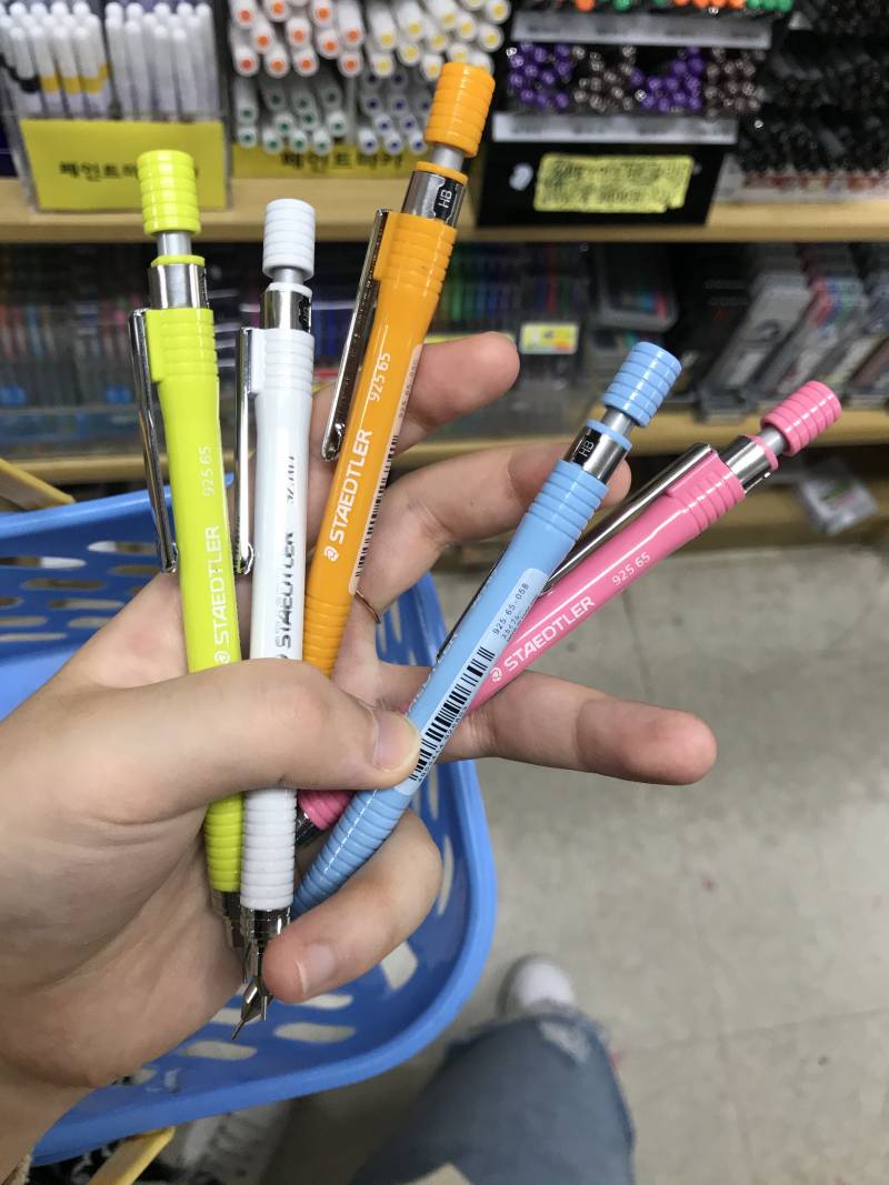 ❤️샤프 색 골라주고 가면 살 빠진다❤️ | 인스티즈