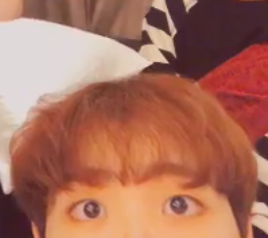 형준이 눈만 보이는거 봐방.... 귀여워... | 인스티즈