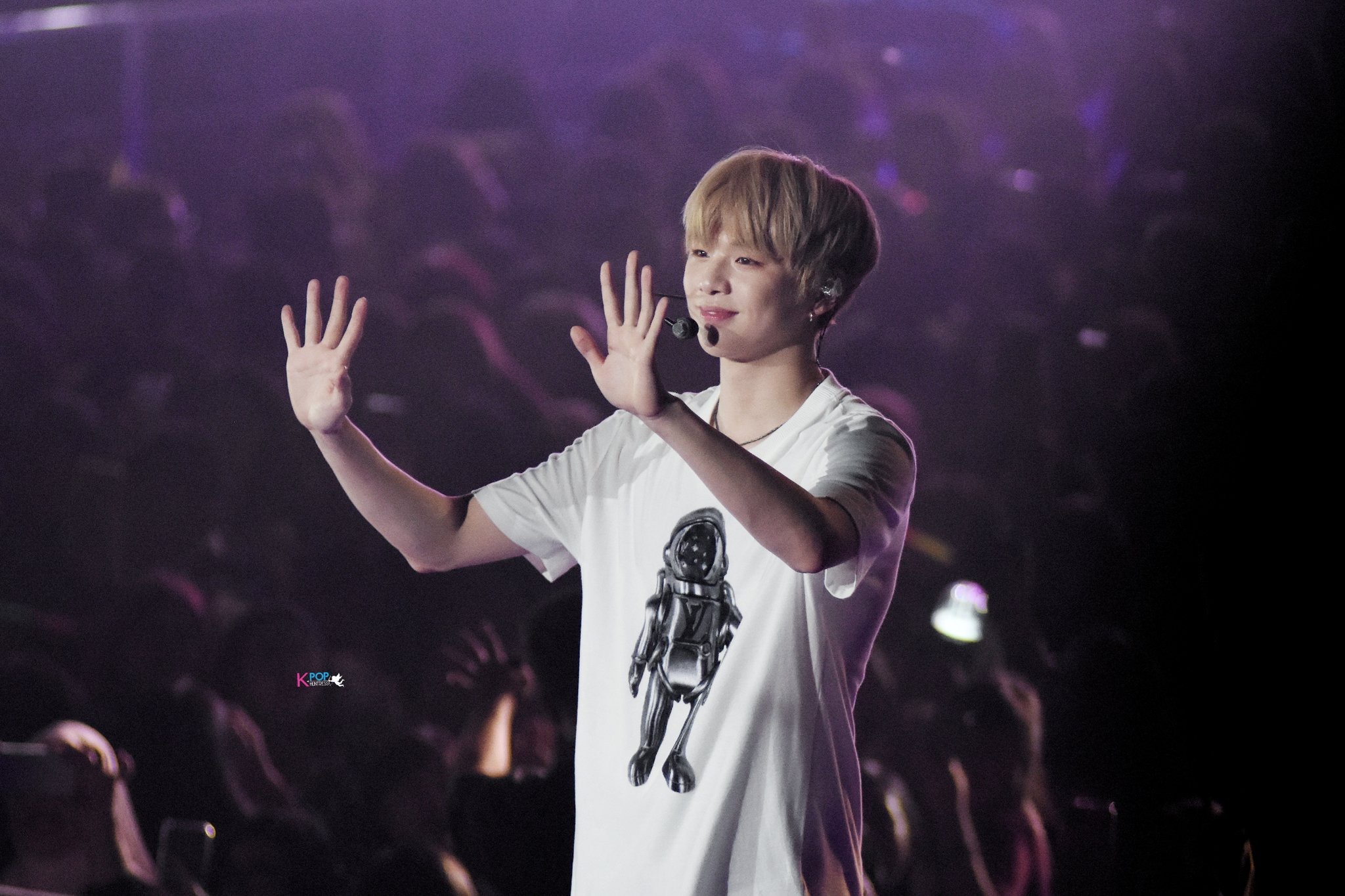 강다니엘 더 사랑해줘야지 | 인스티즈