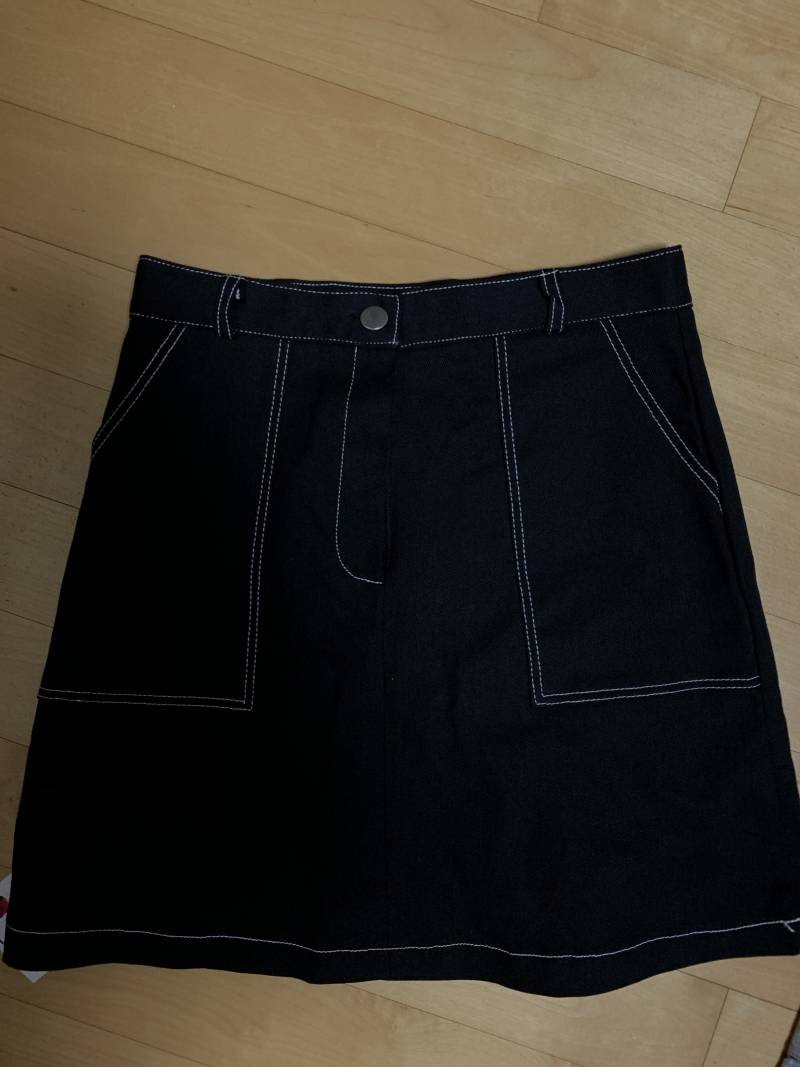 이 치마에 흰앵클부츠 신을건데 어울리는 코디 알려줄 공주구해 ㅠㅠㅠ | 인스티즈