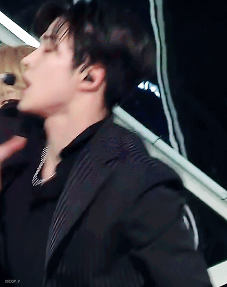 로운 너무 잘생겼어....진짜 찐 용안.... | 인스티즈