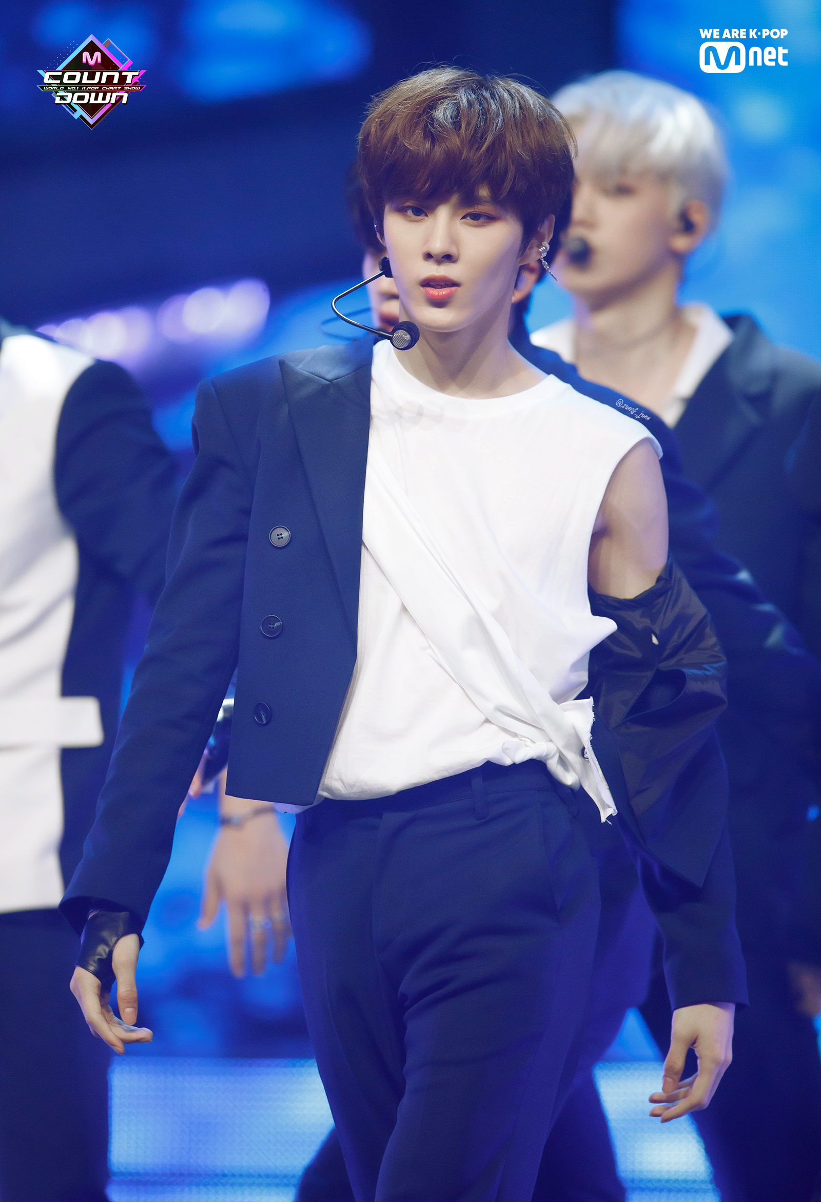 와 김우석 클램프 그림체 맞네 ㅋㅋㅋㅋ | 인스티즈