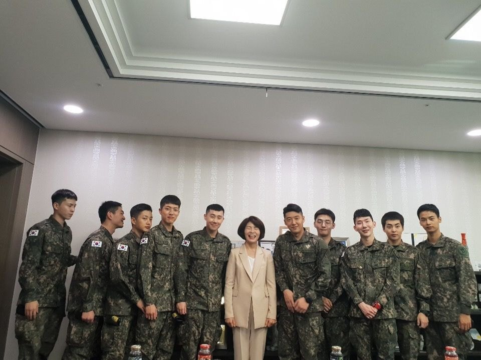 귀환 멤버들 국회 갔나봐 | 인스티즈