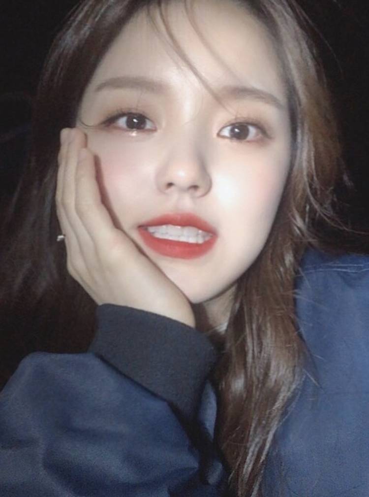 이사람이 바른 립이랑 백화점 립 라인 중에서 비슷한 거 추천 좀 ㅠㅠㅠㅠㅠㅠ제발 ㅜㅜㅜㅜㅠㅠㅠㅠ | 인스티즈