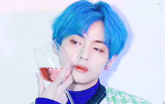 파란머리 뷔는 다시봐도 와우임..... 방탄 | 인스티즈