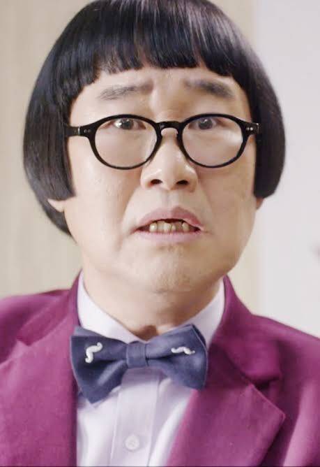 머리를 귀밑까지 자르고 앞머리도 처피뱅 했는데 ...개그맨 단발 유명하신 분이랑 똑같이 됬어...(40) | 인스티즈