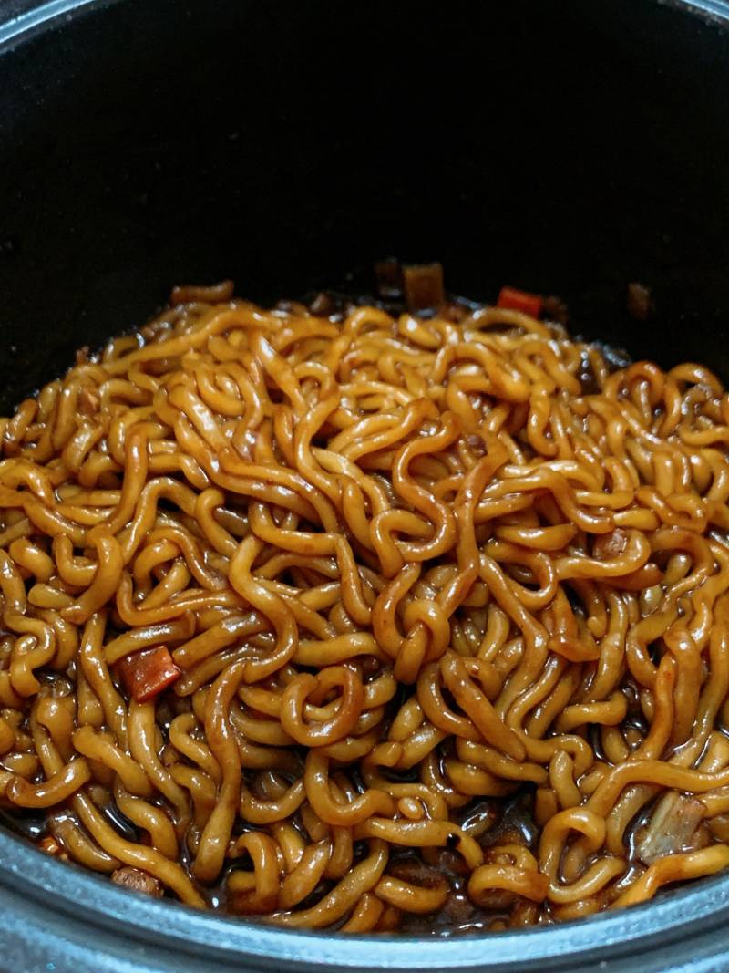 짜파게티에 고춧가루 넣는 거 모르는 사람 빨리 적으세여 | 인스티즈