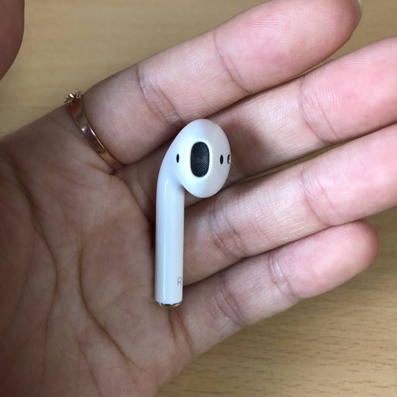 에어팟 1세대 오른쪽이랑 충전유닛 팝니다! | 인스티즈