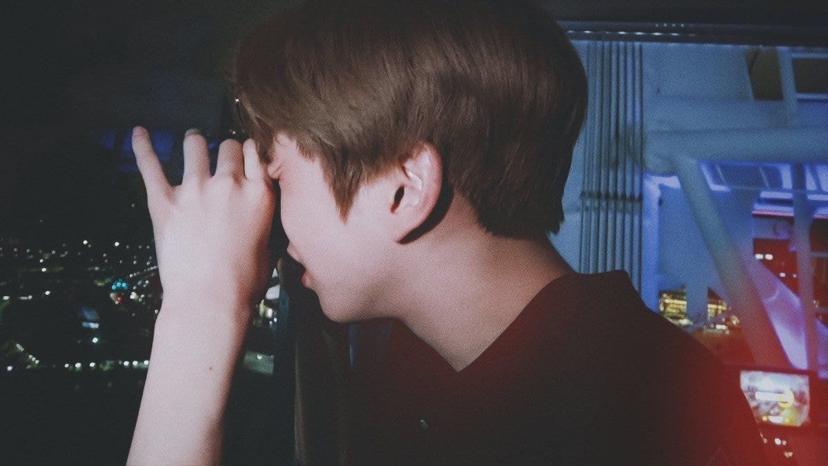 강다니엘 눈두덩이 발사💘 | 인스티즈