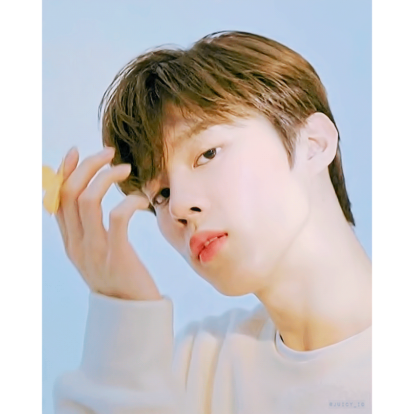 김우석은 샤프한지 동글말랭인지 헷갈려 | 인스티즈