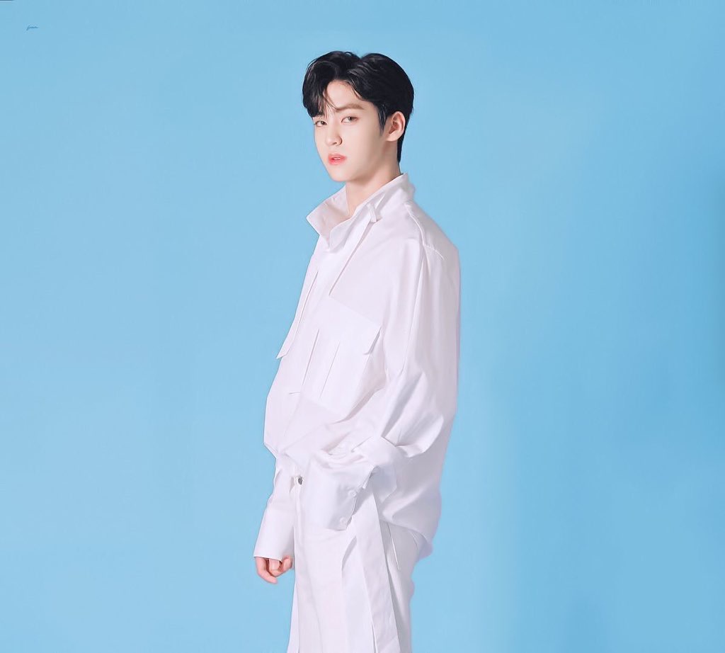 송유빈 흰색 너무 잘어울려 | 인스티즈