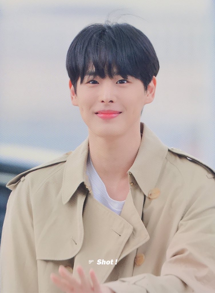 오늘 병찬이 ㄹㅇㄹㅇㄹㅇ 너무 예뻐... | 인스티즈