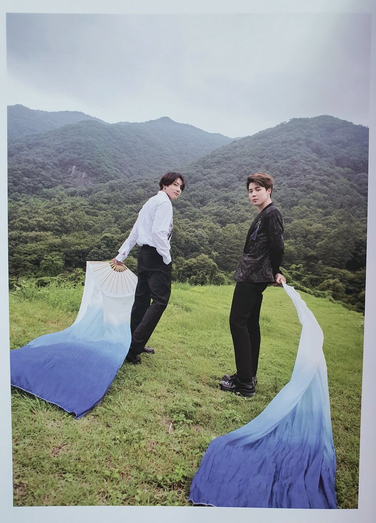 빅히트는 이런 소품 대체 어디서 구해와... (ㅅㅍㅈㅇ) | 인스티즈