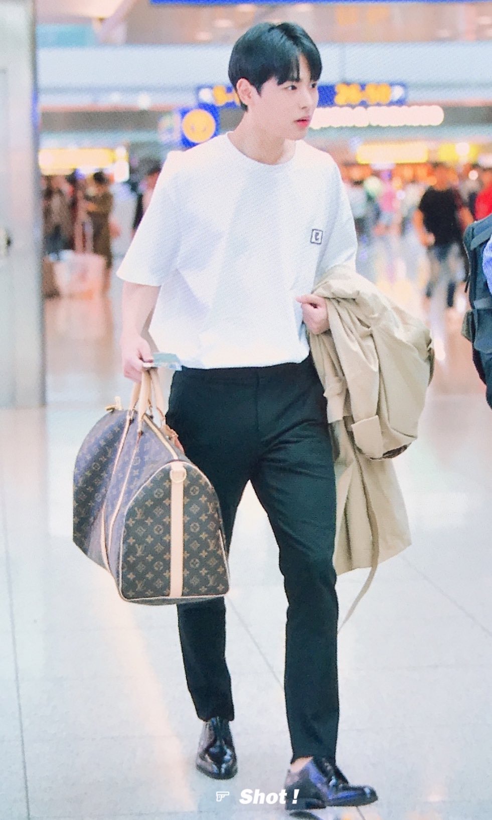 병찬이 주머니에 에어팟 넣어놓은거 봐 | 인스티즈