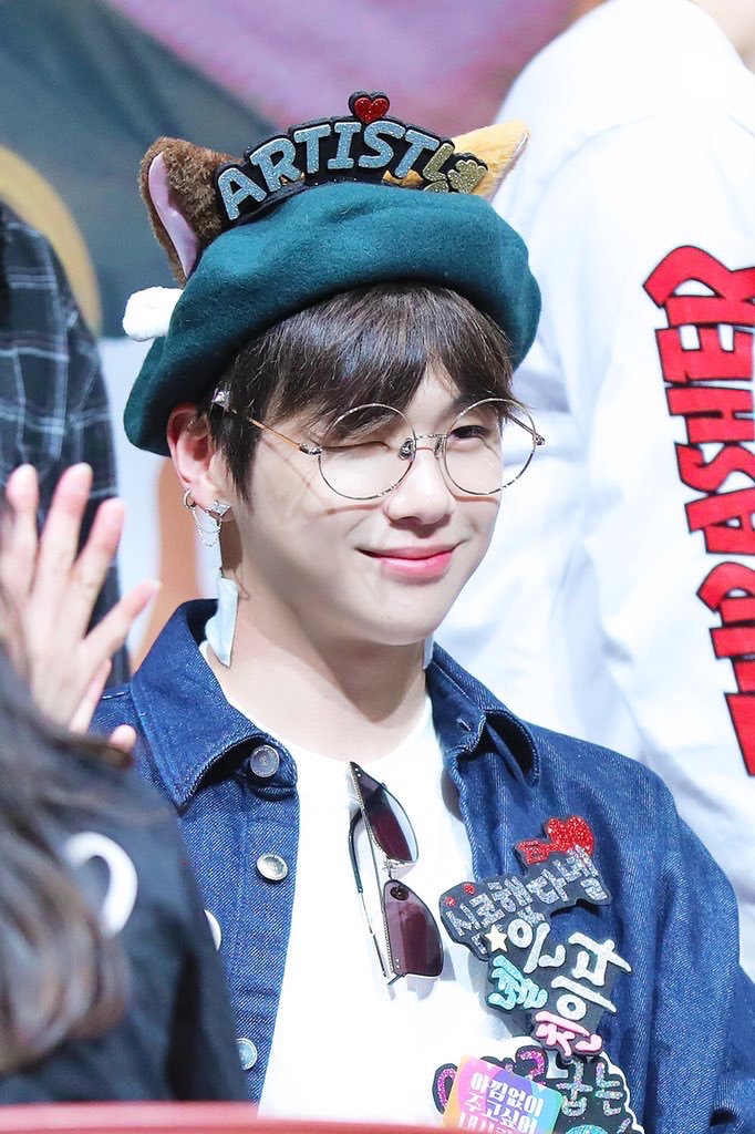 강다니엘 더 사랑해줘야지 | 인스티즈