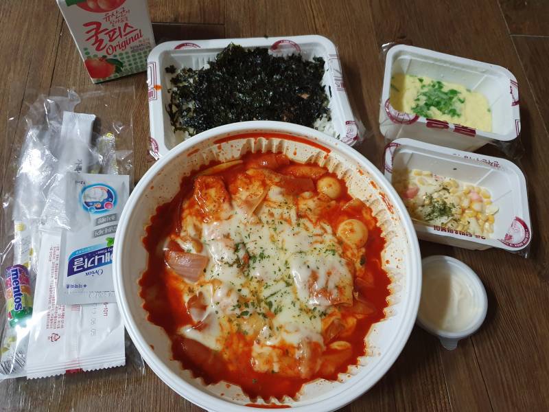 내일도 떡볶이 먹겠다 | 인스티즈