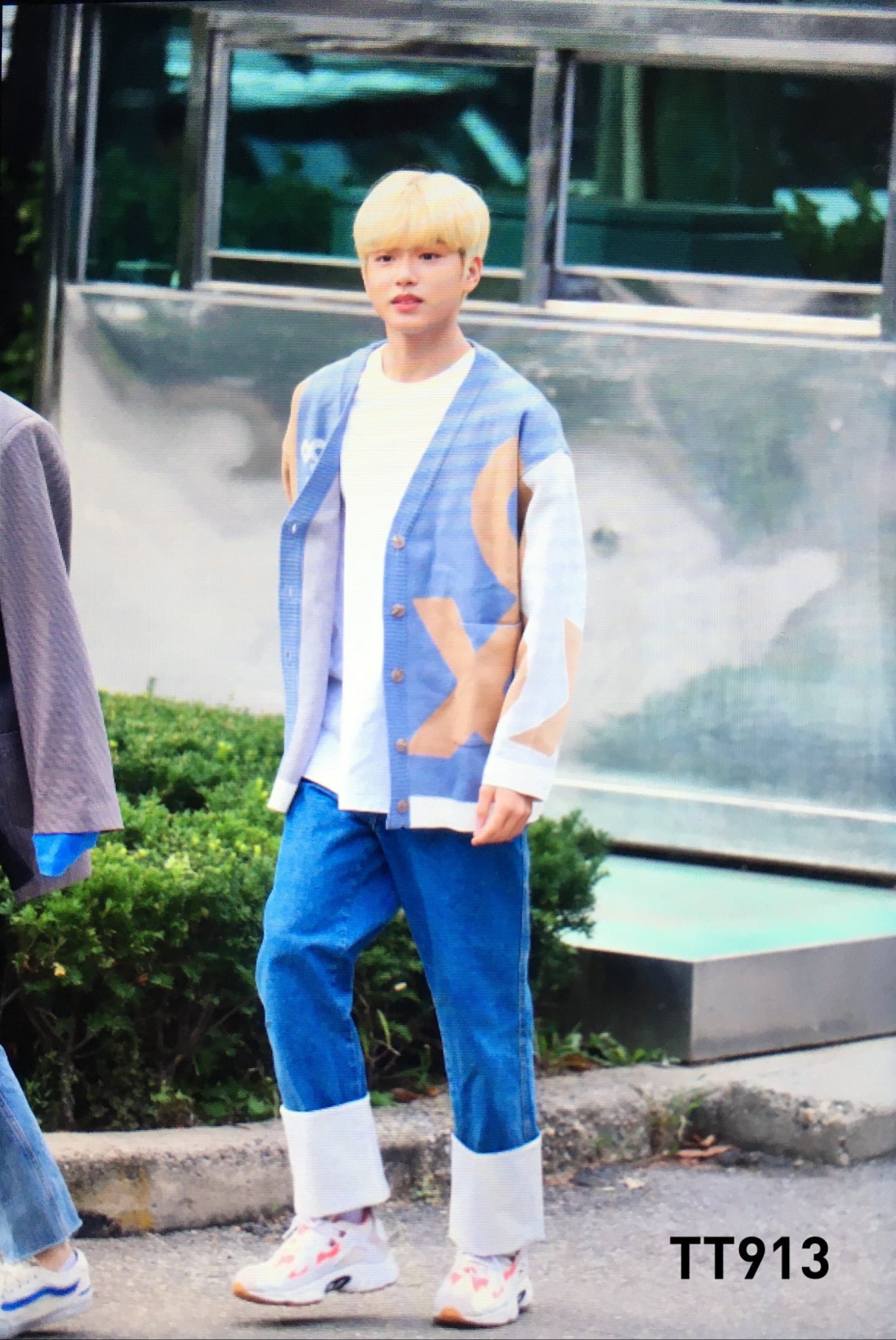 이진우 뮤뱅 출근길 ㅠㅠㅠㅠ 아침부터 귀엽다ㅠㅠㅠ | 인스티즈