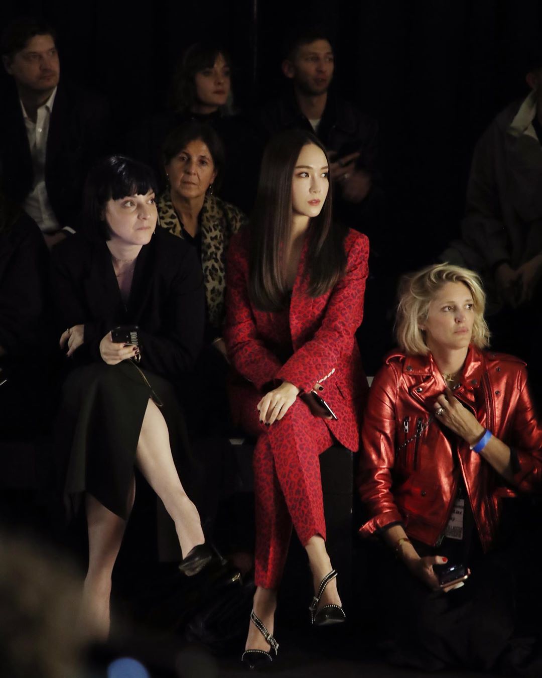 패션위크에 매번 초청받아가고 샤넬을 커스터마이징을하며 음색 멍좋은 노래 하는 삶 = 제시카 | 인스티즈