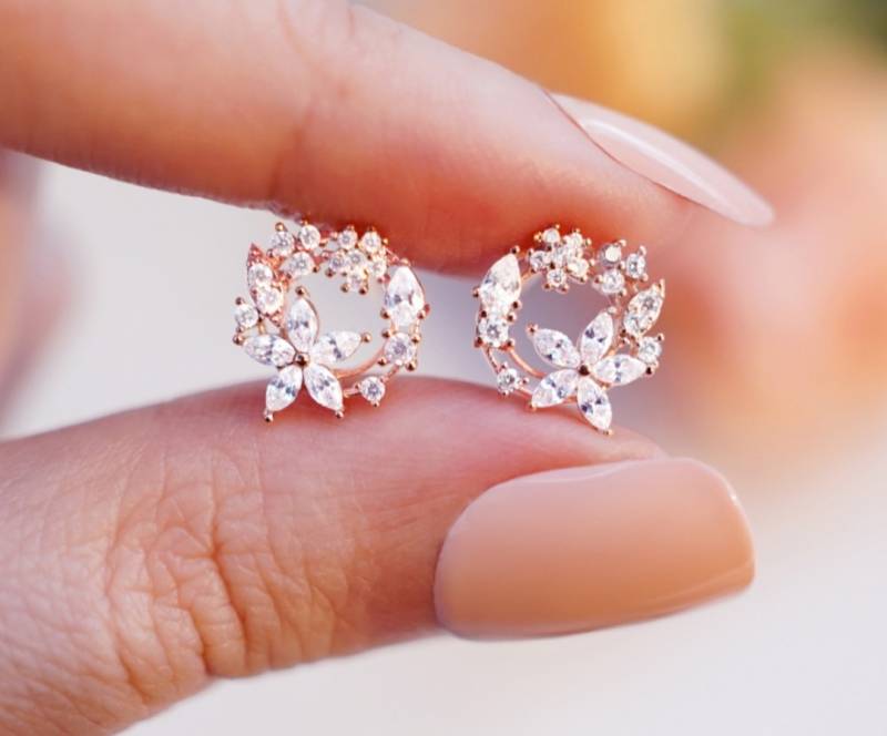 24살 사촌오빠 결혼식 가는데 귀걸이 1번살까 2번살까 골라죠 | 인스티즈