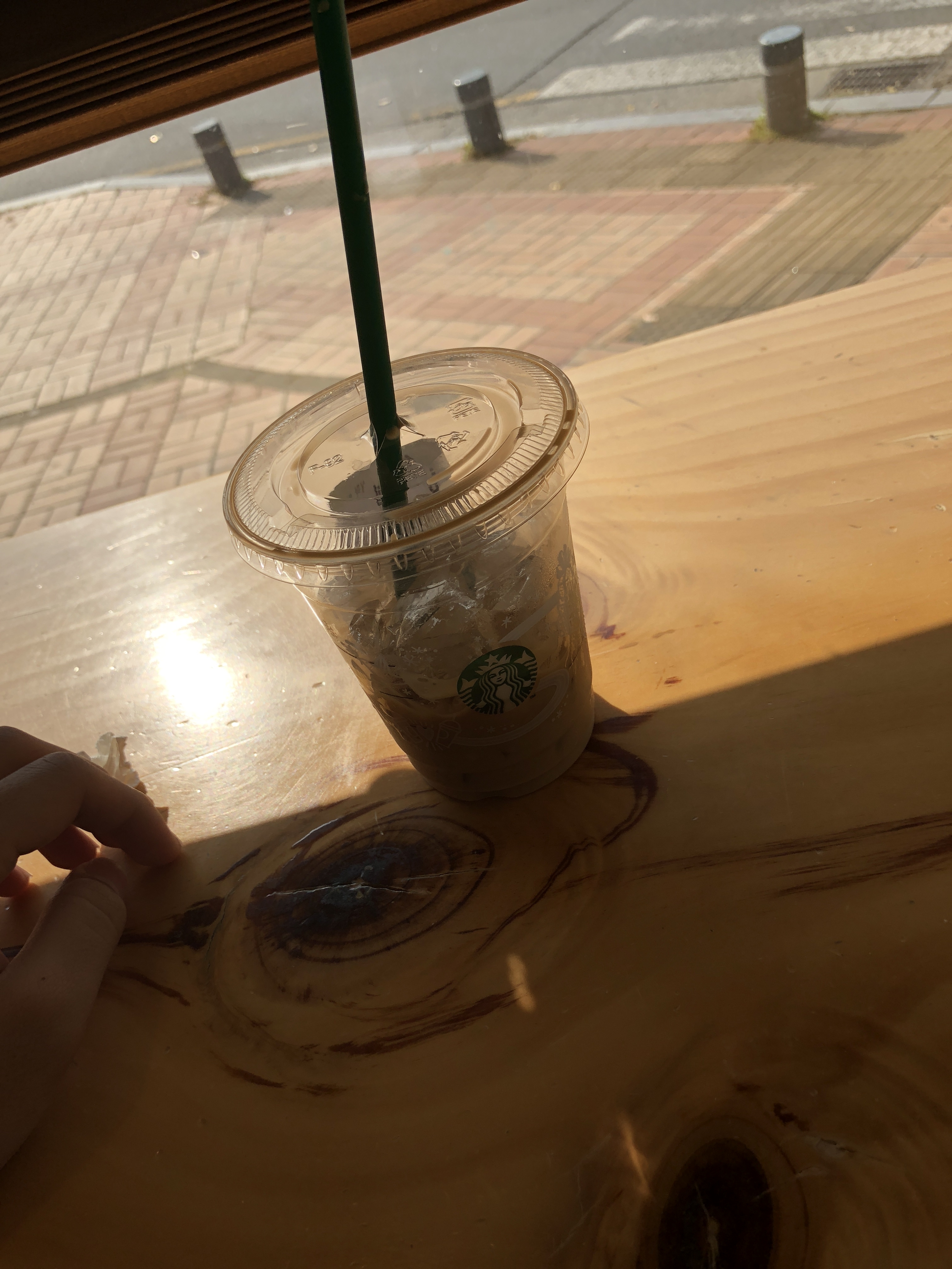 와 예전 사진 뒤지다가 스타벅스에서 찍은 사진 봤는데 | 인스티즈