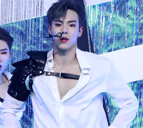 아니 진짜 굳건하게 생긴 사람이 우는 거 보면 안쓰러운데 설레 | 인스티즈