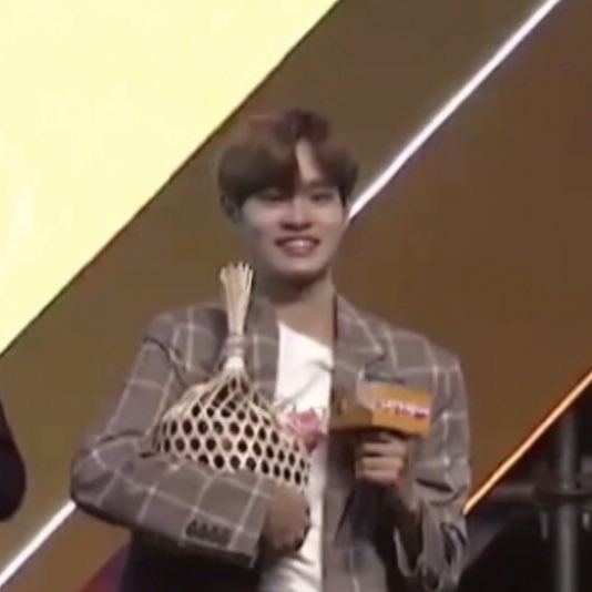 망고스틴 하나에 찐행복 가득한 이대휘... | 인스티즈